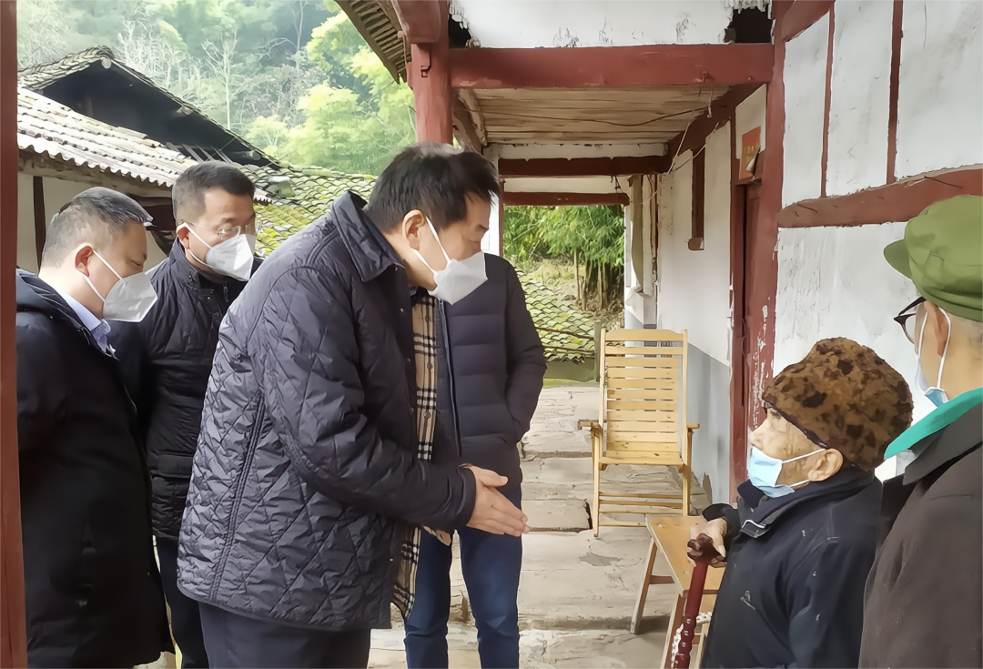 四川省尊龙凯时集团党委书记、董事长任丁率队赴嘉陵区开展帮扶工作